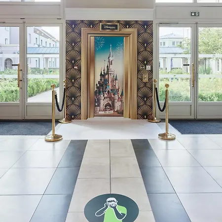 Hotel Pres De Disneyland Paris 2*